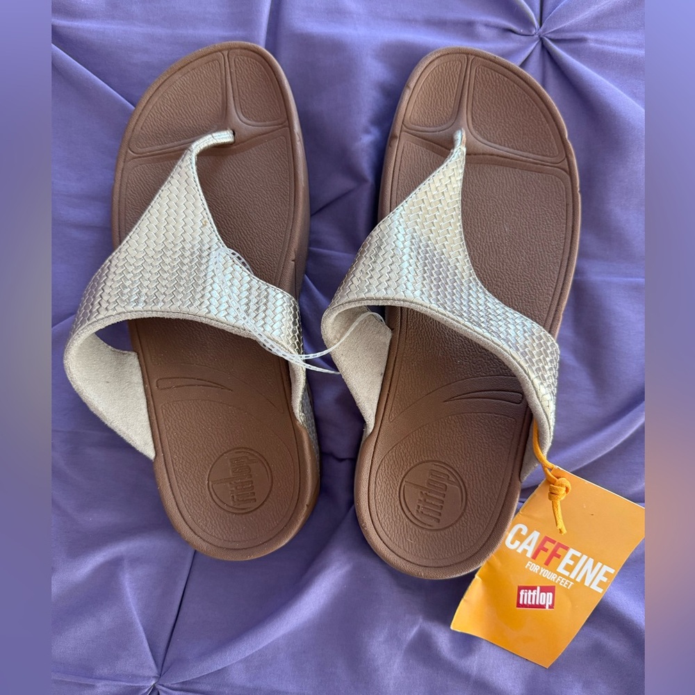 FITFLOP Gold Metallic Thongs 407-308 NWT Sz 9